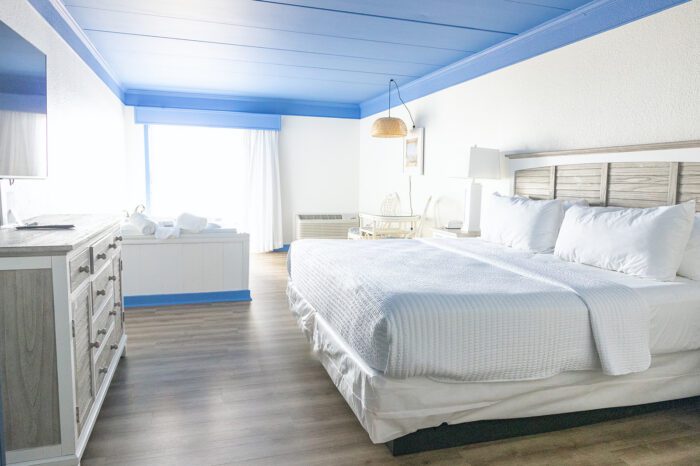 Oceanfront Junior Honeymoon Suite